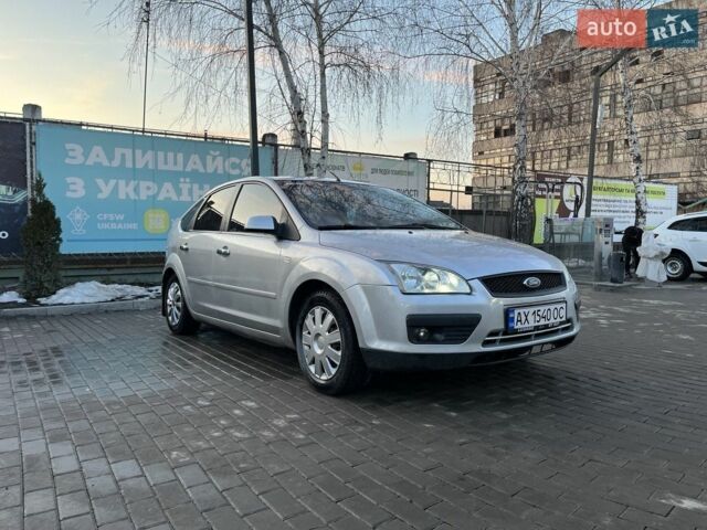 Серый Форд Фокус, объемом двигателя 1.4 л и пробегом 206 тыс. км за 4600 $, фото 1 на Automoto.ua