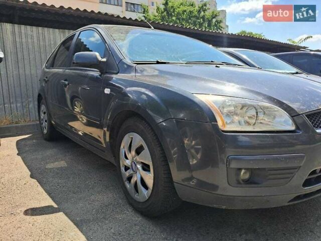 Серый Форд Фокус, объемом двигателя 1.6 л и пробегом 183 тыс. км за 4600 $, фото 1 на Automoto.ua