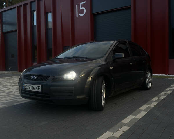 Серый Форд Фокус, объемом двигателя 1.6 л и пробегом 370 тыс. км за 4400 $, фото 1 на Automoto.ua