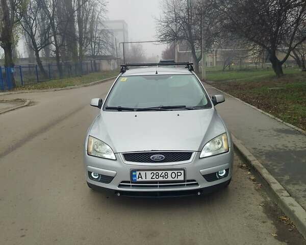Серый Форд Фокус, объемом двигателя 1.6 л и пробегом 272 тыс. км за 5100 $, фото 1 на Automoto.ua