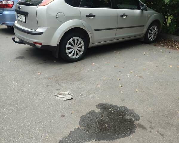 Серый Форд Фокус, объемом двигателя 1.39 л и пробегом 220 тыс. км за 4200 $, фото 1 на Automoto.ua