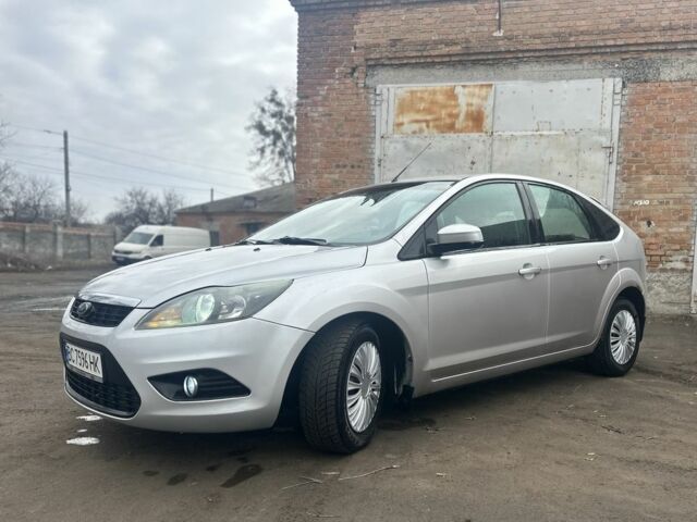 Серый Форд Фокус, объемом двигателя 1.6 л и пробегом 266 тыс. км за 3900 $, фото 1 на Automoto.ua