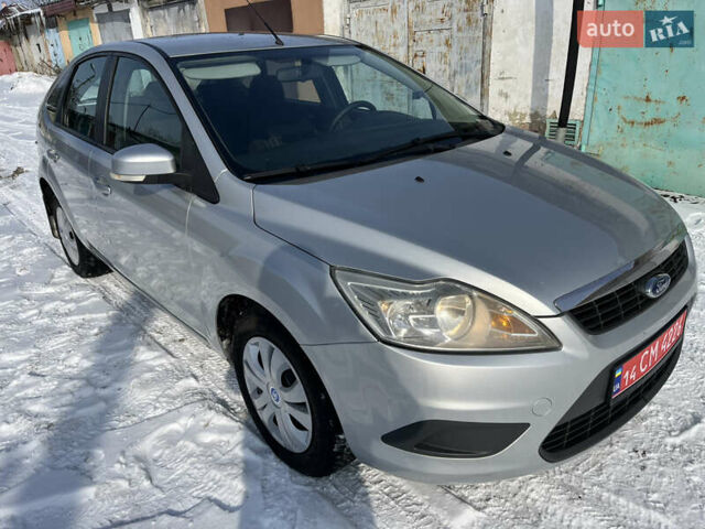 Серый Форд Фокус, объемом двигателя 1.6 л и пробегом 180 тыс. км за 5300 $, фото 1 на Automoto.ua