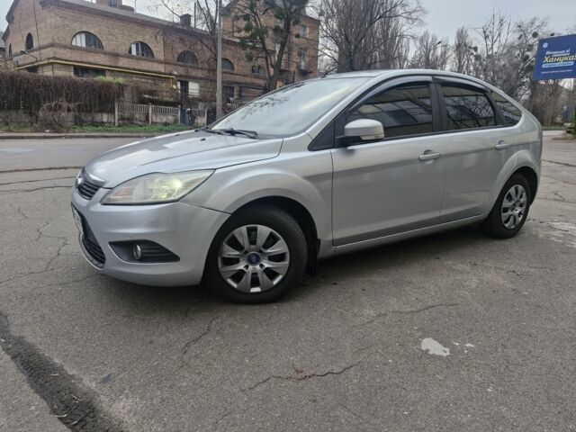 Сірий Форд Фокус, об'ємом двигуна 1.6 л та пробігом 350 тис. км за 5000 $, фото 1 на Automoto.ua