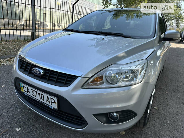 Сірий Форд Фокус, об'ємом двигуна 1.6 л та пробігом 97 тис. км за 6800 $, фото 1 на Automoto.ua