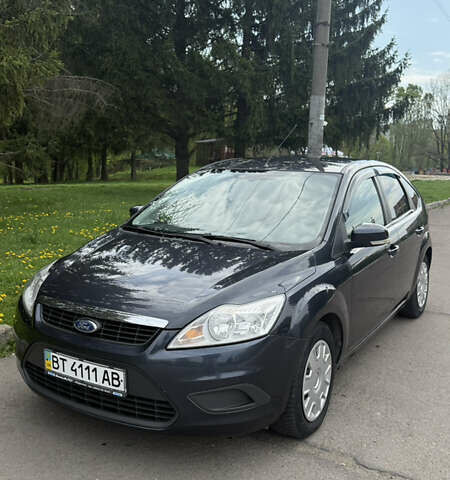 Серый Форд Фокус, объемом двигателя 1.6 л и пробегом 172 тыс. км за 5400 $, фото 1 на Automoto.ua