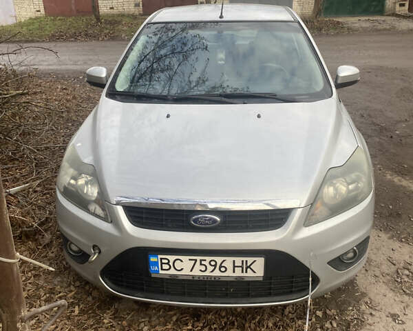 Серый Форд Фокус, объемом двигателя 1.6 л и пробегом 260 тыс. км за 4200 $, фото 1 на Automoto.ua