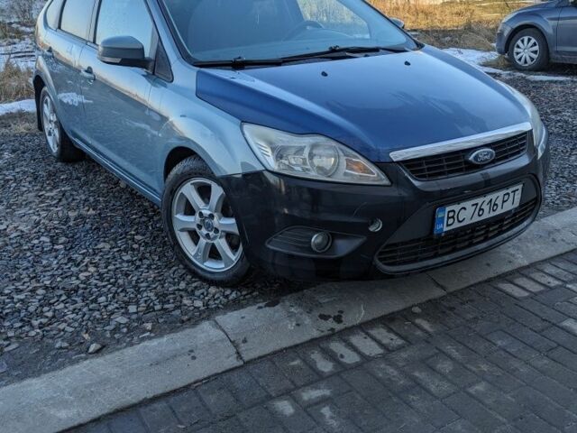 Серый Форд Фокус, объемом двигателя 1.6 л и пробегом 330 тыс. км за 3300 $, фото 1 на Automoto.ua