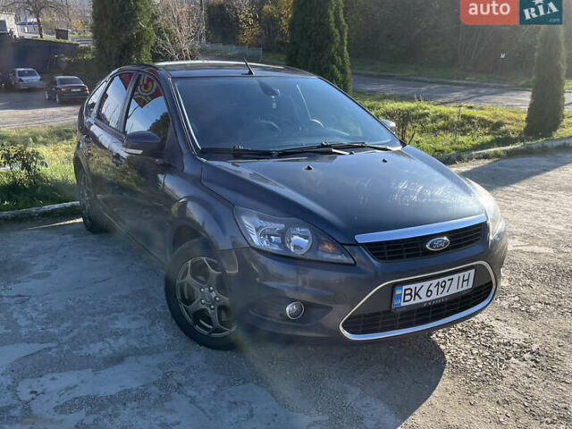 Сірий Форд Фокус, об'ємом двигуна 1.8 л та пробігом 236 тис. км за 4800 $, фото 1 на Automoto.ua