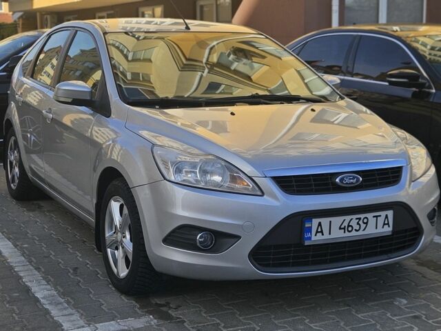 Серый Форд Фокус, объемом двигателя 1.6 л и пробегом 250 тыс. км за 5200 $, фото 1 на Automoto.ua