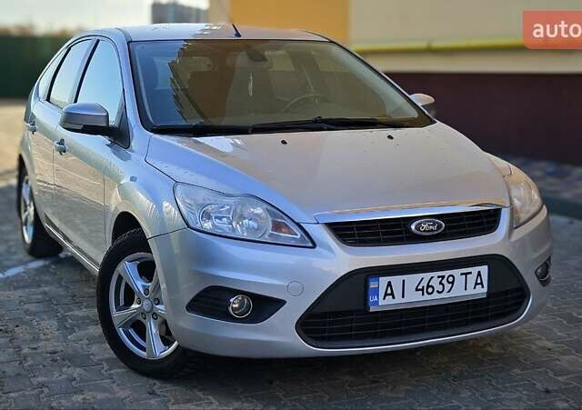 Серый Форд Фокус, объемом двигателя 1.6 л и пробегом 260 тыс. км за 5200 $, фото 1 на Automoto.ua