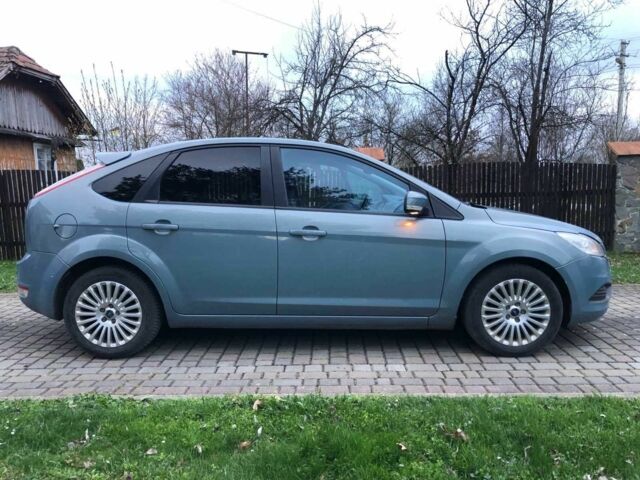 Серый Форд Фокус, объемом двигателя 2 л и пробегом 256 тыс. км за 2700 $, фото 1 на Automoto.ua