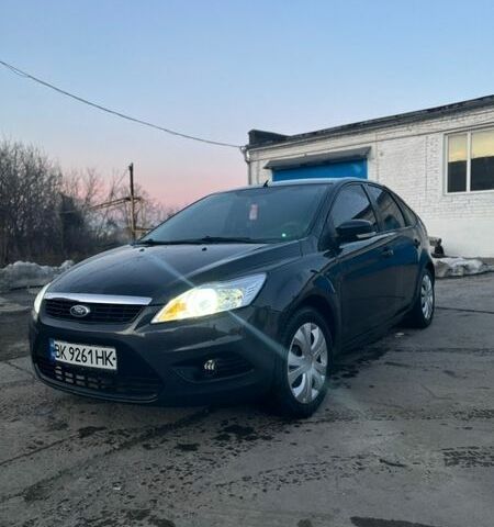 Сірий Форд Фокус, об'ємом двигуна 2 л та пробігом 270 тис. км за 5800 $, фото 1 на Automoto.ua