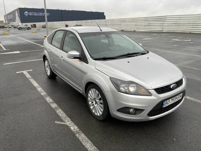 Серый Форд Фокус, объемом двигателя 1.8 л и пробегом 294 тыс. км за 5400 $, фото 1 на Automoto.ua