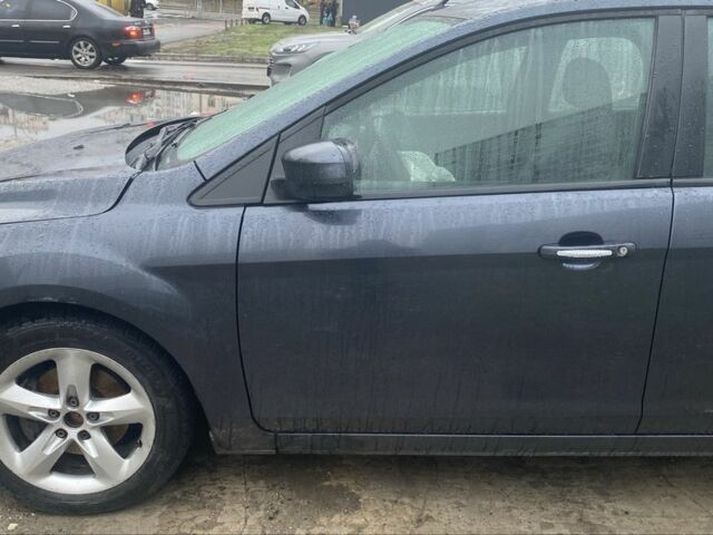 Серый Форд Фокус, объемом двигателя 1.6 л и пробегом 333 тыс. км за 1161 $, фото 1 на Automoto.ua