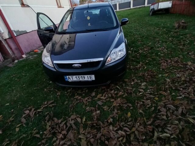 Серый Форд Фокус, объемом двигателя 1.4 л и пробегом 120 тыс. км за 5300 $, фото 1 на Automoto.ua