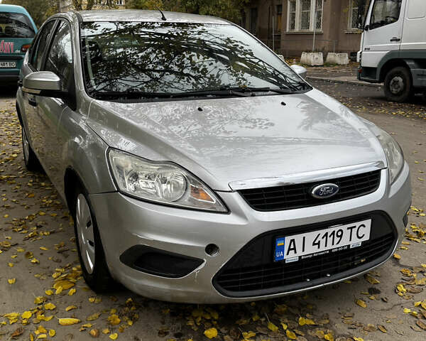 Серый Форд Фокус, объемом двигателя 1.39 л и пробегом 228 тыс. км за 3999 $, фото 1 на Automoto.ua