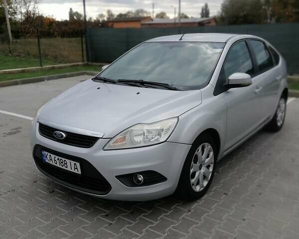 Сірий Форд Фокус, об'ємом двигуна 1.6 л та пробігом 161 тис. км за 5000 $, фото 1 на Automoto.ua