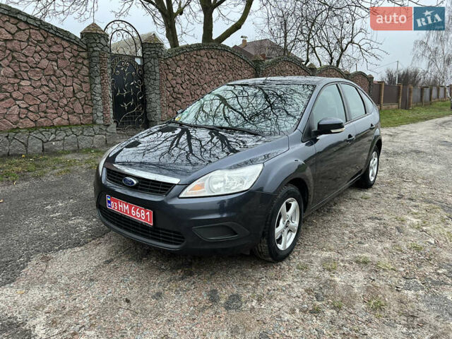 Сірий Форд Фокус, об'ємом двигуна 1.6 л та пробігом 150 тис. км за 5800 $, фото 1 на Automoto.ua