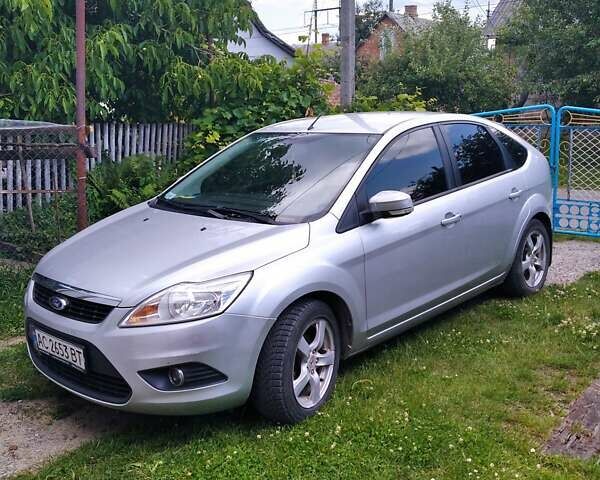 Серый Форд Фокус, объемом двигателя 1.6 л и пробегом 160 тыс. км за 5800 $, фото 1 на Automoto.ua
