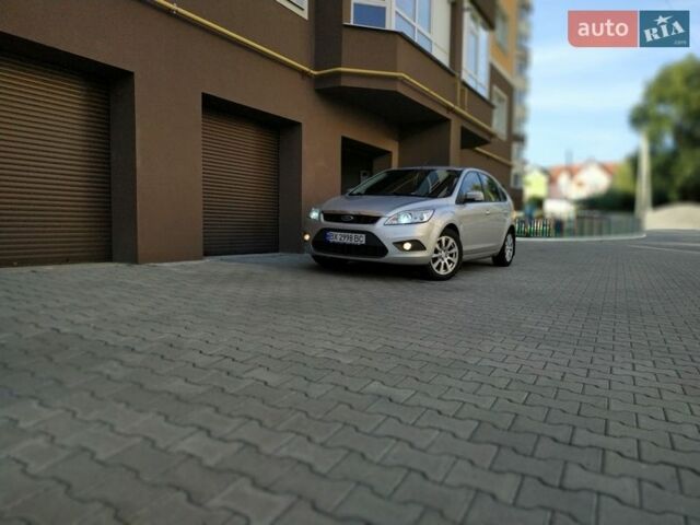Серый Форд Фокус, объемом двигателя 1.6 л и пробегом 171 тыс. км за 5500 $, фото 1 на Automoto.ua