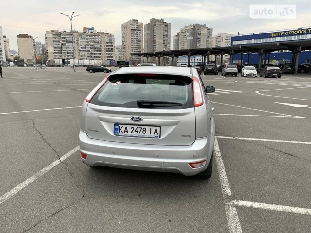 Серый Форд Фокус, объемом двигателя 2 л и пробегом 147 тыс. км за 7000 $, фото 1 на Automoto.ua