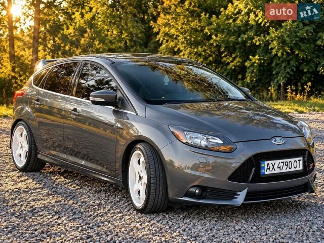 Сірий Форд Фокус, об'ємом двигуна 2 л та пробігом 178 тис. км за 7900 $, фото 1 на Automoto.ua