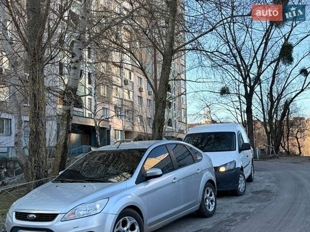 Серый Форд Фокус, объемом двигателя 1.6 л и пробегом 280 тыс. км за 6500 $, фото 1 на Automoto.ua