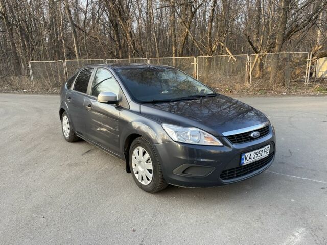 Сірий Форд Фокус, об'ємом двигуна 1.4 л та пробігом 111 тис. км за 5300 $, фото 1 на Automoto.ua