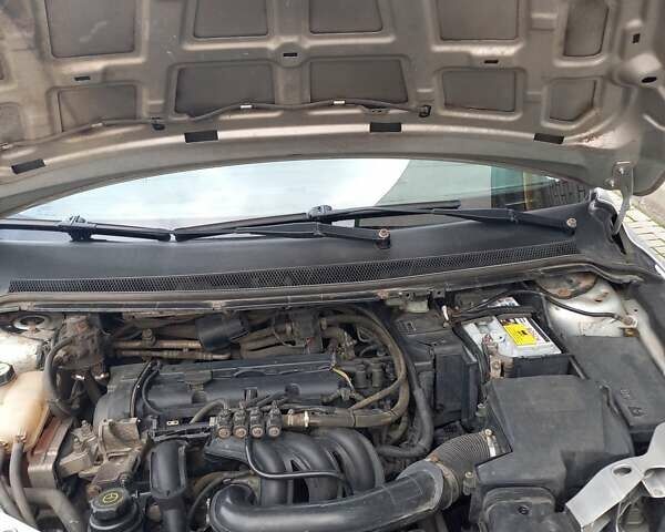 Серый Форд Фокус, объемом двигателя 1.4 л и пробегом 190 тыс. км за 5500 $, фото 1 на Automoto.ua