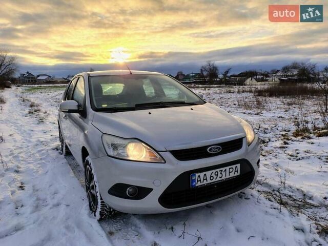 Серый Форд Фокус, объемом двигателя 1.6 л и пробегом 365 тыс. км за 5700 $, фото 1 на Automoto.ua