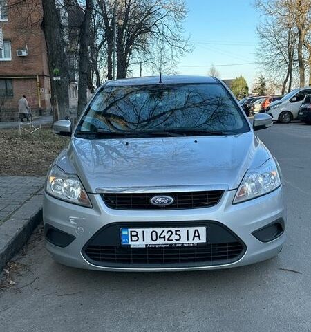 Серый Форд Фокус, объемом двигателя 1.4 л и пробегом 240 тыс. км за 3999 $, фото 1 на Automoto.ua