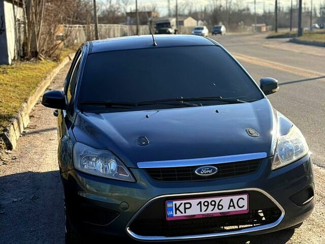 Серый Форд Фокус, объемом двигателя 1.4 л и пробегом 186 тыс. км за 6600 $, фото 1 на Automoto.ua