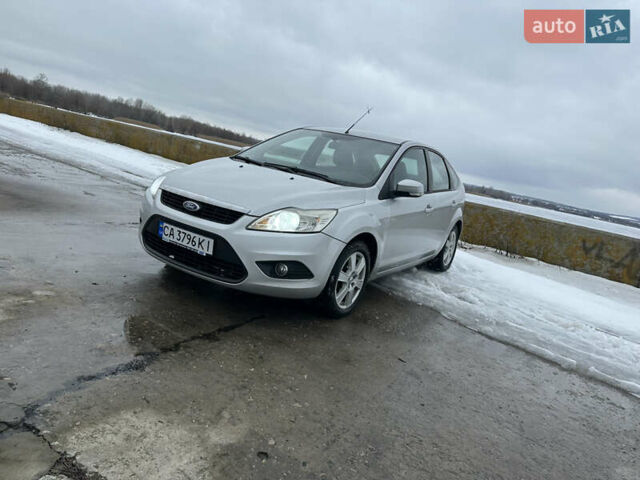 Сірий Форд Фокус, об'ємом двигуна 1.6 л та пробігом 295 тис. км за 4500 $, фото 1 на Automoto.ua