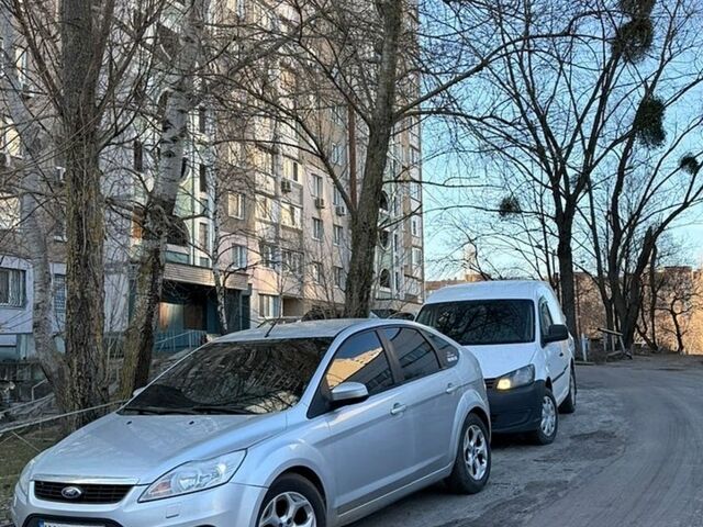 Сірий Форд Фокус, об'ємом двигуна 1.6 л та пробігом 280 тис. км за 5700 $, фото 1 на Automoto.ua