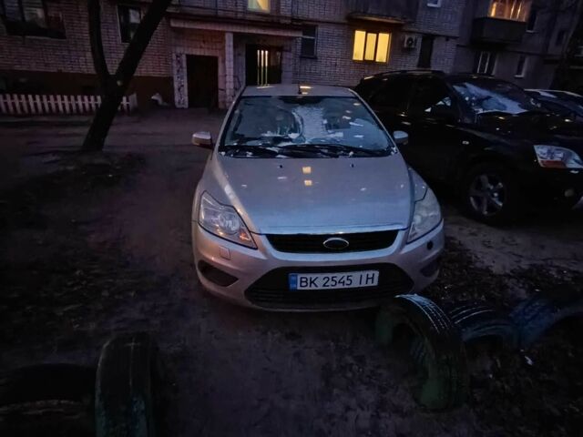Серый Форд Фокус, объемом двигателя 1.6 л и пробегом 1 тыс. км за 3800 $, фото 1 на Automoto.ua