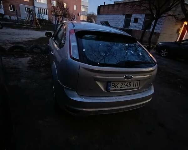 Сірий Форд Фокус, об'ємом двигуна 1.56 л та пробігом 300 тис. км за 3800 $, фото 1 на Automoto.ua
