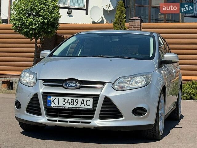 Серый Форд Фокус, объемом двигателя 2 л и пробегом 250 тыс. км за 7200 $, фото 1 на Automoto.ua