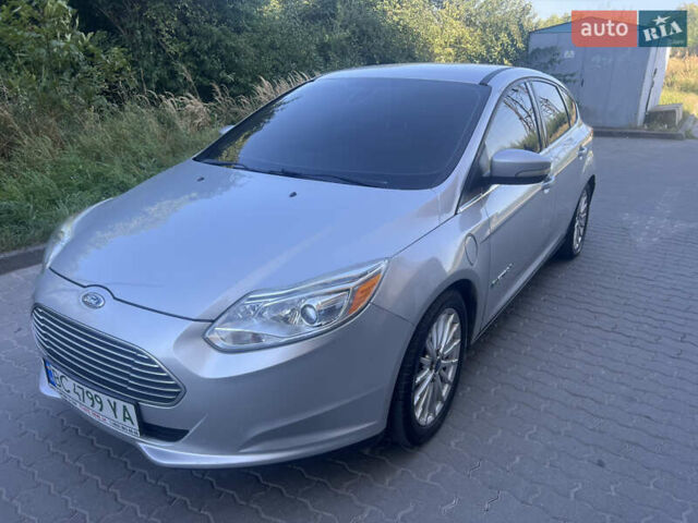Серый Форд Фокус, объемом двигателя 0 л и пробегом 118 тыс. км за 5500 $, фото 1 на Automoto.ua
