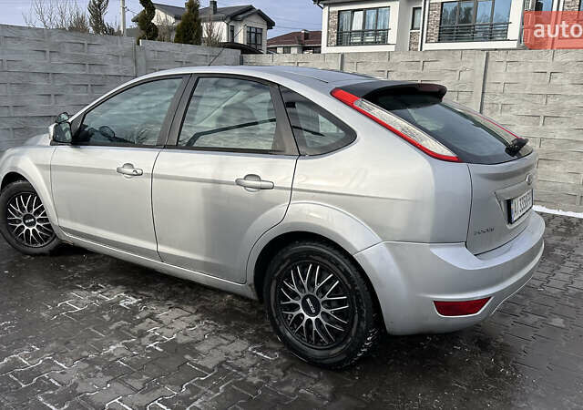 Серый Форд Фокус, объемом двигателя 1.6 л и пробегом 205 тыс. км за 7800 $, фото 1 на Automoto.ua