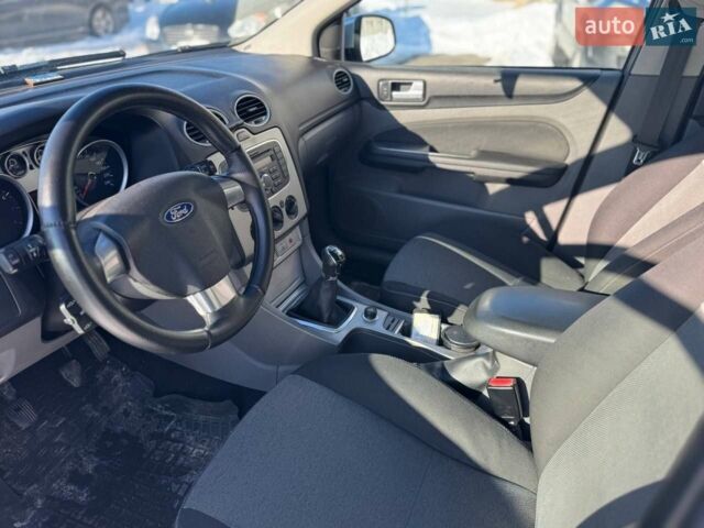 Сірий Форд Фокус, об'ємом двигуна 1.6 л та пробігом 365 тис. км за 4999 $, фото 1 на Automoto.ua