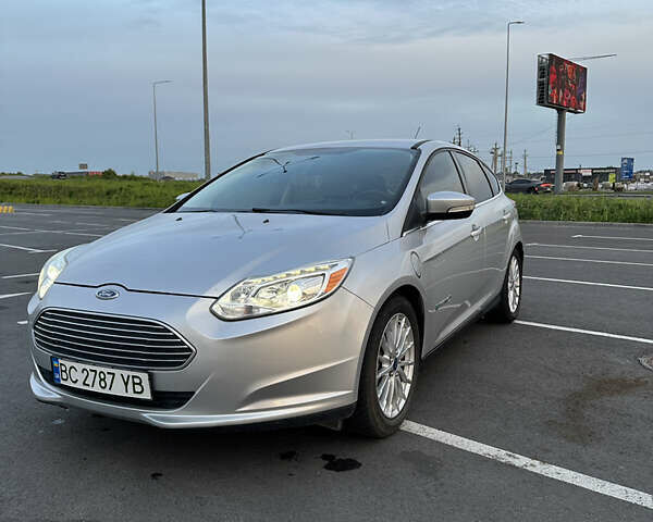 Серый Форд Фокус, объемом двигателя 0 л и пробегом 87 тыс. км за 8200 $, фото 1 на Automoto.ua