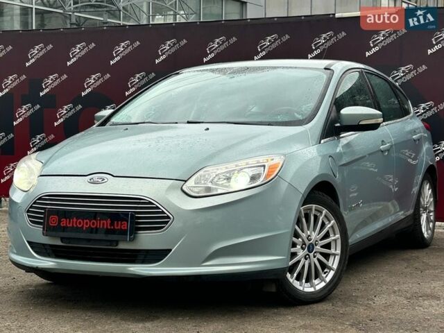 Сірий Форд Фокус, об'ємом двигуна 0 л та пробігом 102 тис. км за 8000 $, фото 1 на Automoto.ua