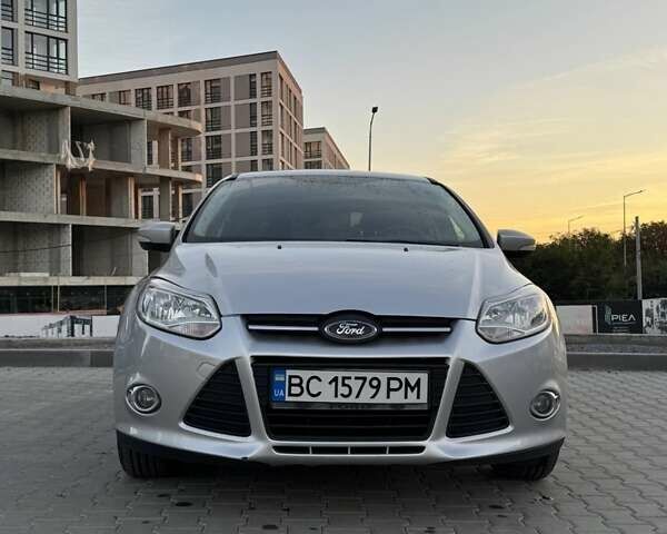 Форд Фокус 2013 в Львове на Automoto.ua Серый Форд Фокус, объемом двигателя 2 л и пробегом 128 тыс. км за 7400 $, фото 1 на Automoto.ua
