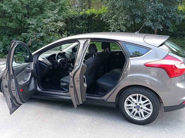 Сірий Форд Фокус, об'ємом двигуна 2 л та пробігом 307 тис. км за 8200 $, фото 1 на Automoto.ua