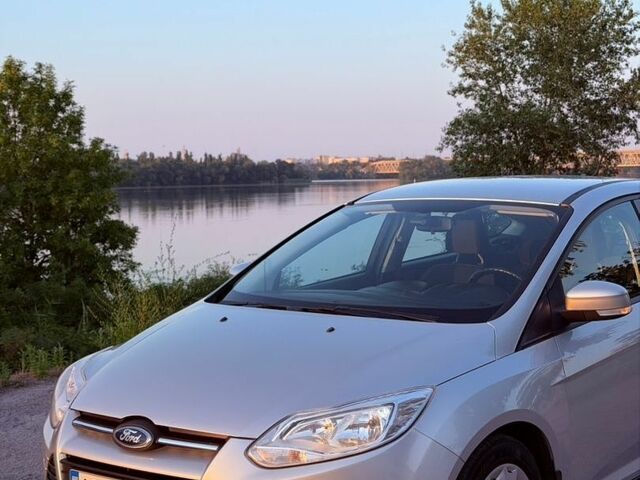 Сірий Форд Фокус, об'ємом двигуна 1.56 л та пробігом 140 тис. км за 8150 $, фото 1 на Automoto.ua
