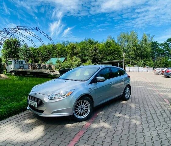 Сірий Форд Фокус, об'ємом двигуна 0 л та пробігом 165 тис. км за 5551 $, фото 1 на Automoto.ua
