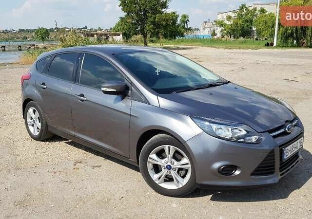 Серый Форд Фокус, объемом двигателя 2 л и пробегом 120 тыс. км за 8000 $, фото 1 на Automoto.ua