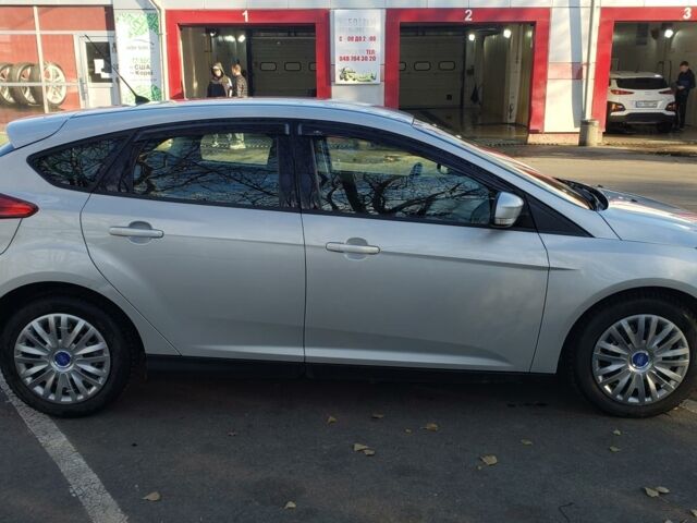 Сірий Форд Фокус, об'ємом двигуна 1.6 л та пробігом 183 тис. км за 8500 $, фото 1 на Automoto.ua