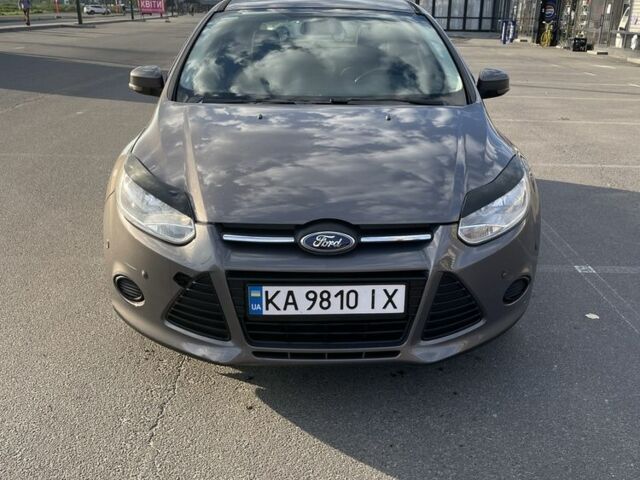 Форд Фокус 2014 в Киеве на Automoto.ua Серый Форд Фокус, объемом двигателя 1 л и пробегом 209 тыс. км за 5200 $, фото 1 на Automoto.ua